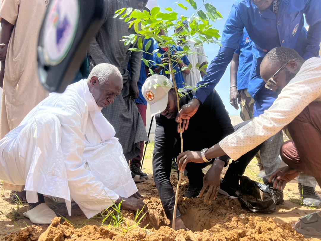 TOUBA, JOURNÉE D'ASSAINISSEMENT ET D'ECOLOGISATION AU CFP NDINDY ET DONS AUX ETABLISSEMENTS